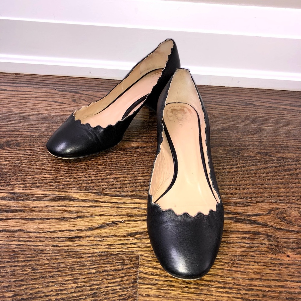 💠 Chloe Lauren Scallop Block Heel Pump